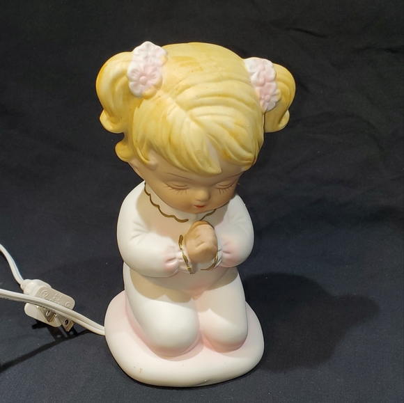 💥Sale💥Little Girl in Prayer Light - Picture 3 of 6